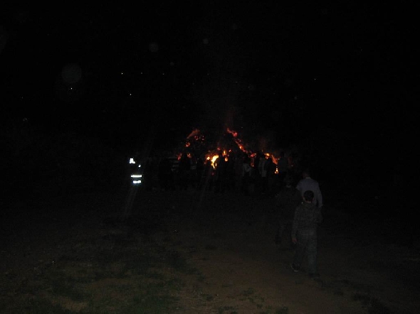 http://www.jormannsdorf.at/ff/bildergalerie/cache/vs_2011_04_23%20Osterfeuer_Div%20250.jpg