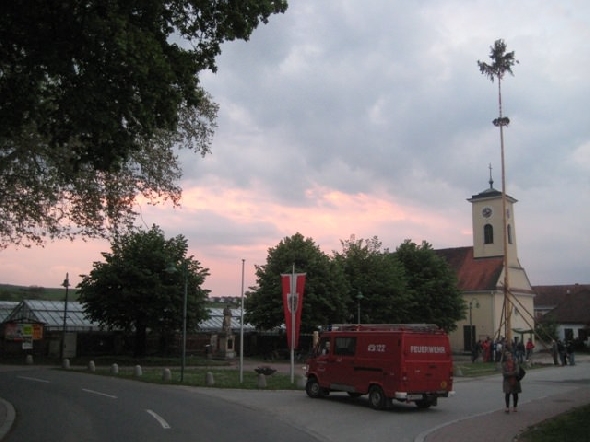http://www.jormannsdorf.at/ff/bildergalerie/cache/vs_2011_04_30%20%20Maibaum_IMG_5597.jpg