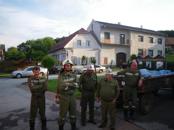http://www.jormannsdorf.at/ff/bildergalerie/cache/vs_2011_05_21%20Inspizierung_IMGP0074.JPG