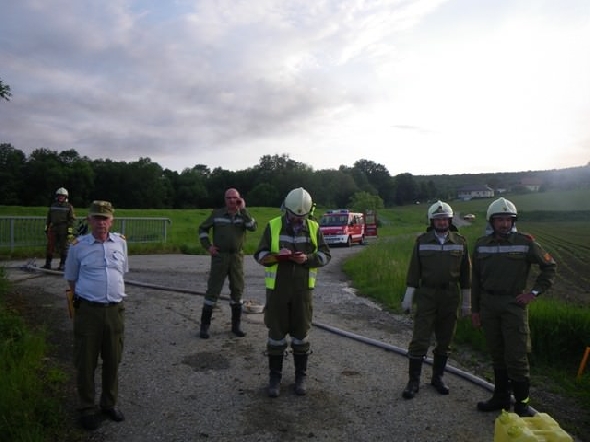 http://www.jormannsdorf.at/ff/bildergalerie/cache/vs_2011_05_21%20Inspizierung_IMGP0114.JPG
