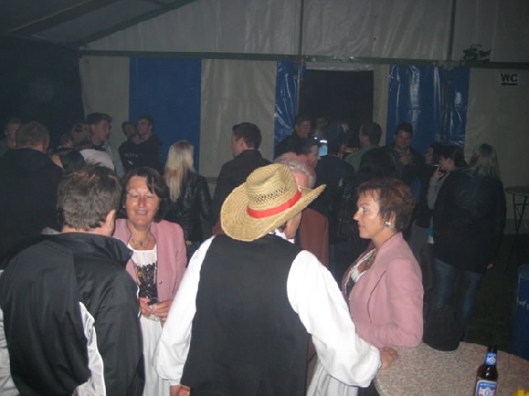 http://www.jormannsdorf.at/ff/bildergalerie/cache/vs_2011_06_24%20Hells%20Flames%20Party%20mit%20DJ%20Mario%20Vee_IMG_5748.jpg