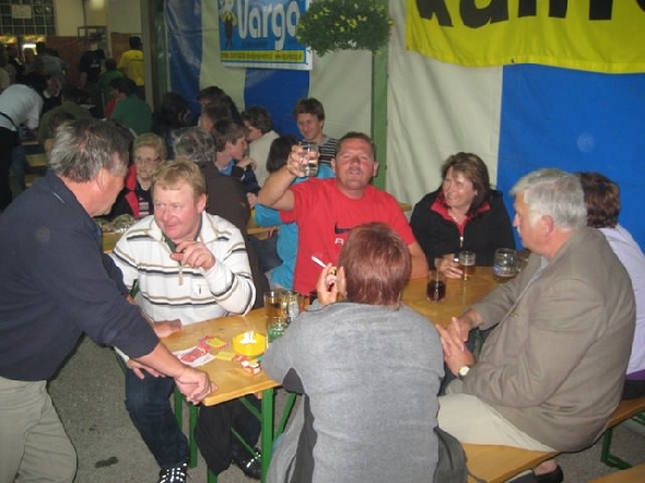 http://www.jormannsdorf.at/ff/bildergalerie/cache/vs_2011_06_25%20Daemmerschoppen%20Jormannsdorf_IMG_5813.jpg