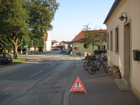 http://www.jormannsdorf.at/ff/bildergalerie/cache/vs_2013_08_17_%20Daemmerschoppen%20%20Jormannsdorf_IMG_8967.jpg