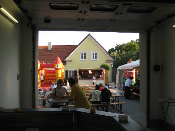 http://www.jormannsdorf.at/ff/bildergalerie/cache/vs_2013_08_17_%20Daemmerschoppen%20%20Jormannsdorf_IMG_8968.jpg