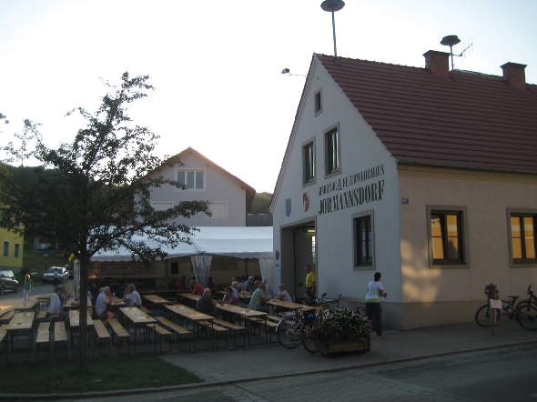 http://www.jormannsdorf.at/ff/bildergalerie/cache/vs_2013_08_17_%20Daemmerschoppen%20%20Jormannsdorf_IMG_8987.jpg