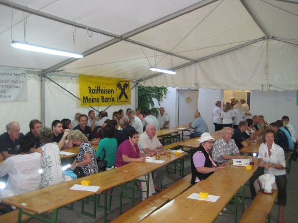 http://www.jormannsdorf.at/ff/bildergalerie/cache/vs_2013_08_17_%20Daemmerschoppen%20%20Jormannsdorf_IMG_8993.jpg