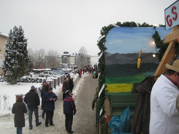 http://www.jormannsdorf.at/ff/bildergalerie/cache/vs_2014_02_01%20Blochziehen_IMG_9094.JPG