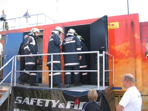 http://www.jormannsdorf.at/ff/uebungen/cache/vs_2004%20ATS-Container_atsow004.jpg