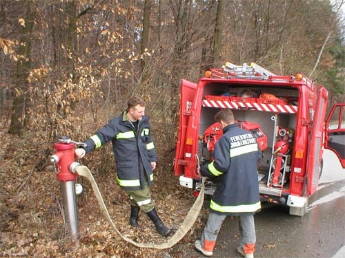 http://www.jormannsdorf.at/ff/uebungen/cache/vs_2004%20Diverse%20Bilder_uebung002.jpg