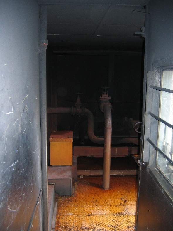 http://www.jormannsdorf.at/ff/uebungen/cache/vs_2005%20ATS-Container_IMG_1788.JPG