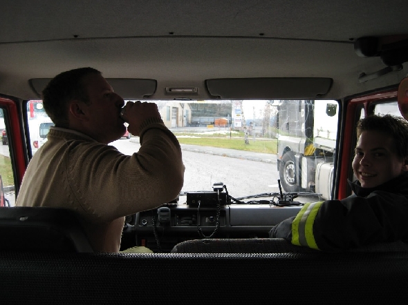 http://www.jormannsdorf.at/ff/uebungen/cache/vs_2007_11_17_Funkabschnitts_bung_IMG_0261.jpg