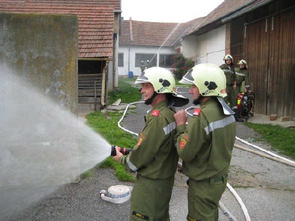 http://www.jormannsdorf.at/ff/uebungen/cache/vs_2009_06_13%20Inspizierung%20in%20Sulzriegl_Urlaub%202009%20016.jpg