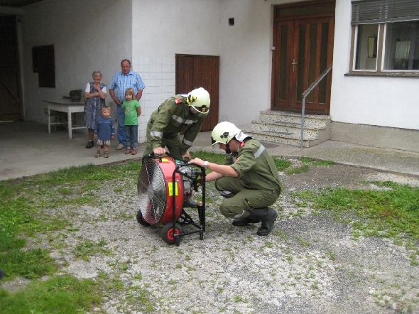 http://www.jormannsdorf.at/ff/uebungen/cache/vs_2009_06_13%20Inspizierung%20in%20Sulzriegl_Urlaub%202009%20030.jpg