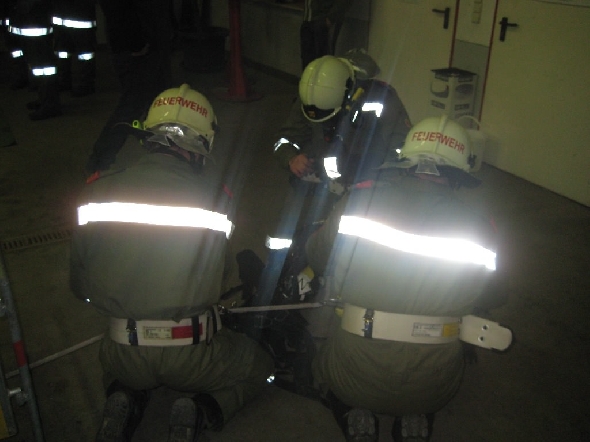 http://www.jormannsdorf.at/ff/uebungen/cache/vs_2011_03_18%20ATS%20_bung%20Rechnitz_Div%20128.jpg